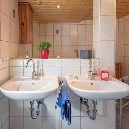 Seewald: Grosse Sauna, Garten | 5 Min. | 20 Personen Casa de Férias